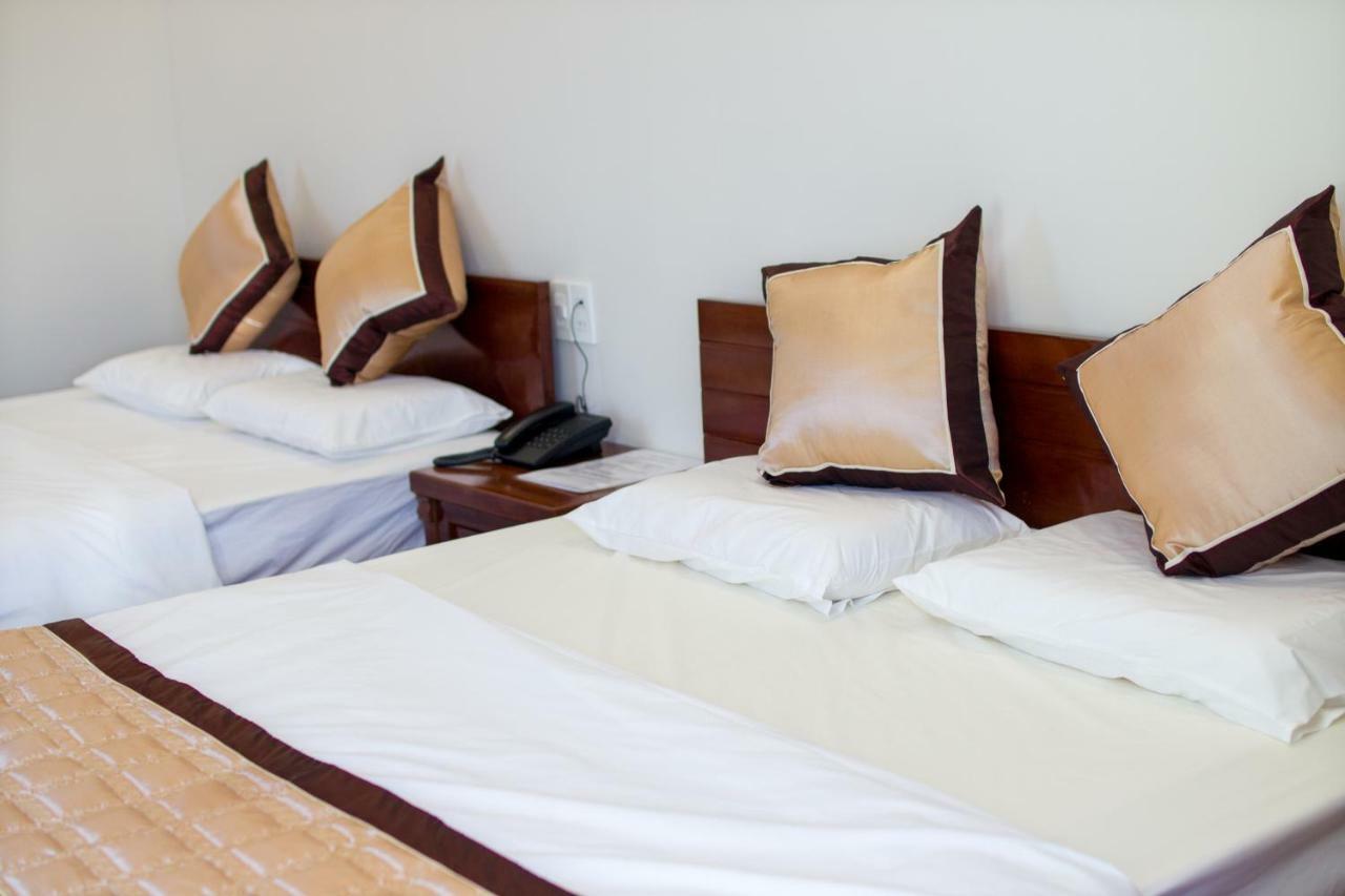 Hotel Nguyen Phuoc Pleiku Buitenkant foto